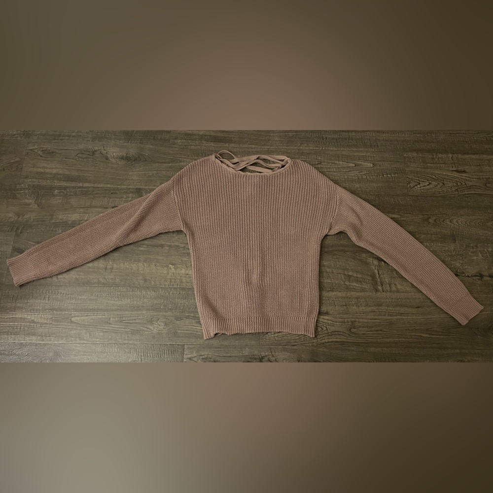 cute detailed sweater!